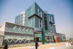 Lire la suite à propos de l’article Burkina-Faso : Bloomfield conserve les notations de BOA Burkina Faso malgré le contraste au 1er semestre 2026